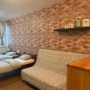zizkov-cosy-studio-apartments.praguehotelsweb.com/