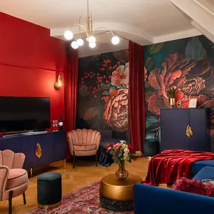 https://luxury-apartment-maiselova.praguehotelsweb.com