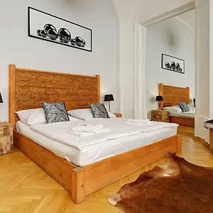 https://historic-centre-apartments-vii.praguehotelsweb.com